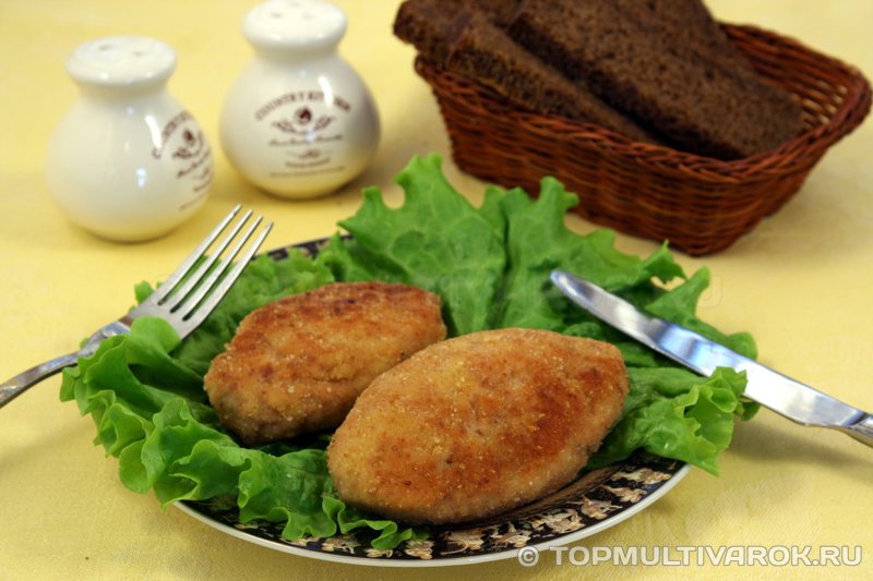 Котлеты из фарша индейки с грибами и сыром в мультиварке